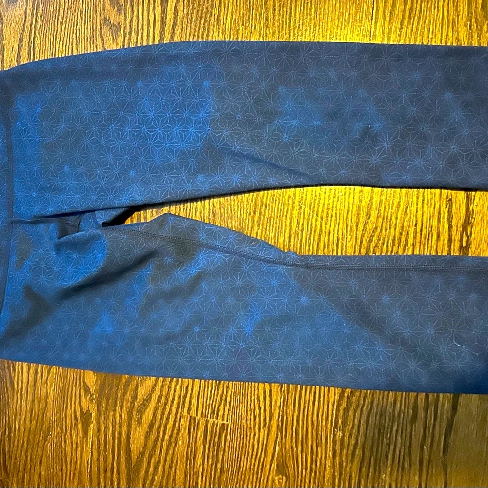 Lululemon Athletica Blue Crop Leggings for Active Comfort